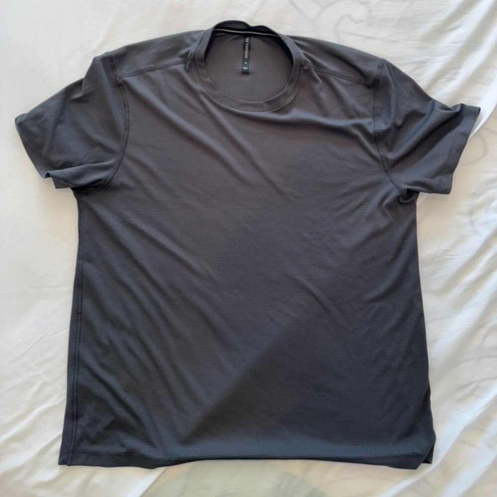 Ten Thousand Session Shirt – Medium – Gray – Excellent Condition